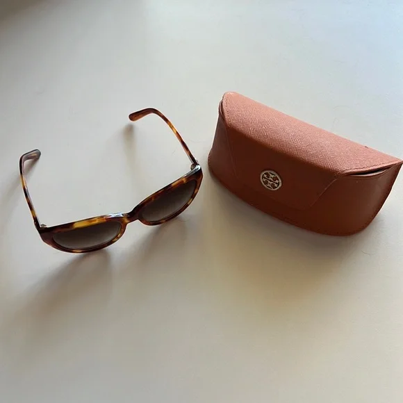 Tory Burch | Accessories | Tory Burch Sunglasses And Case  display picture 3